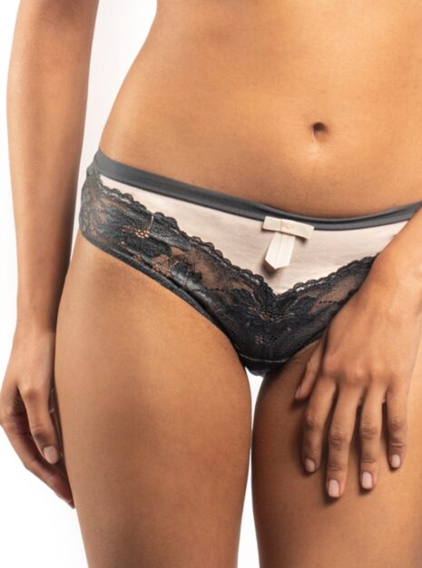 Produkt: Majtki Bikini Koronkowe Z Gumką DM-6314