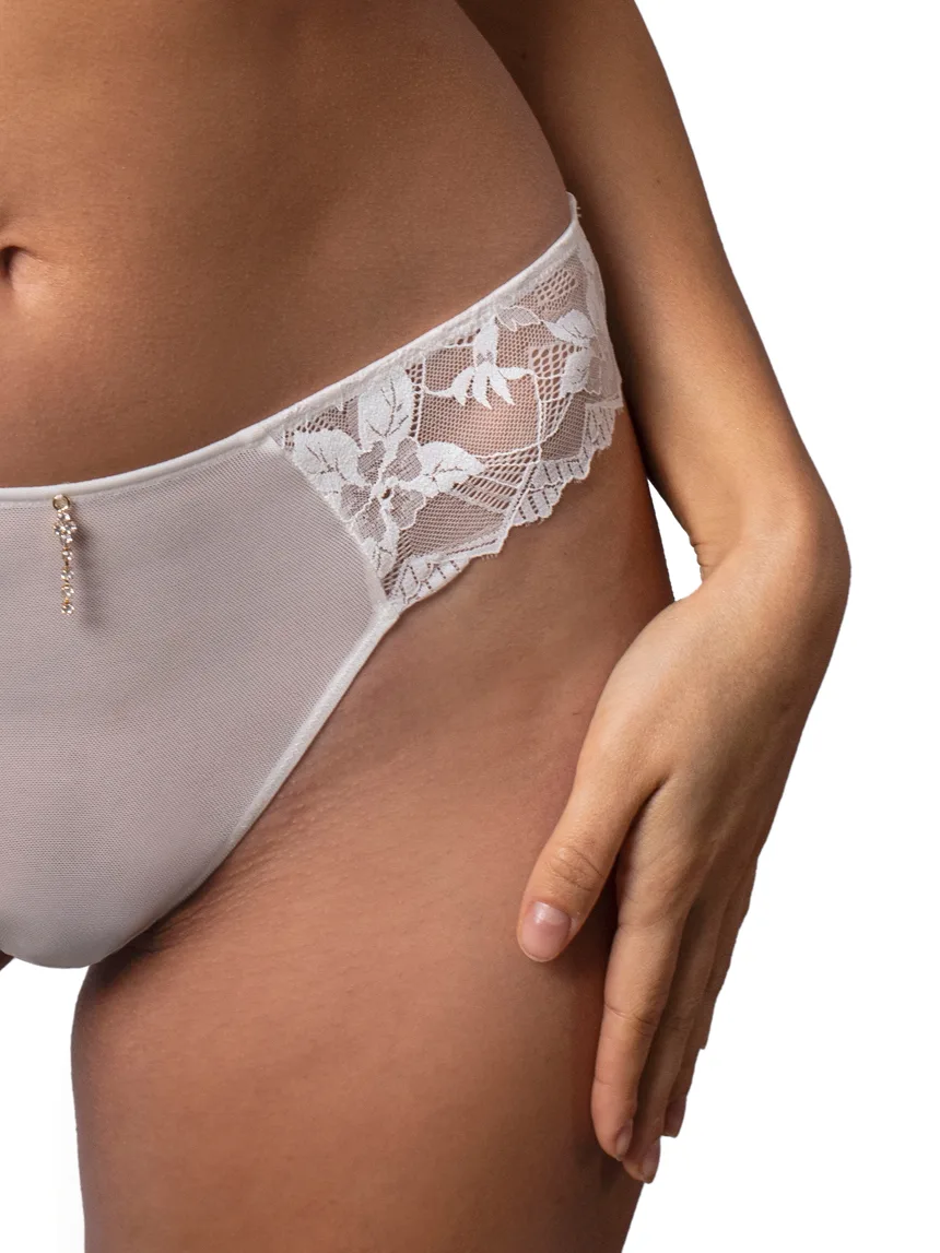 Produkt: Koronkowe Majtki Brazyliany Full DM-6341